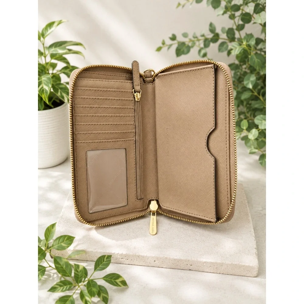 W288 Michael kors Hayes grommet wallet